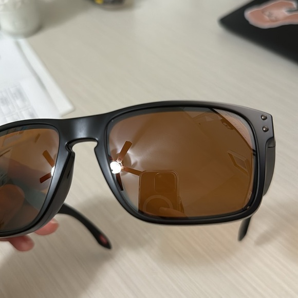 Oakley Holbrook - Picture 4 of 7